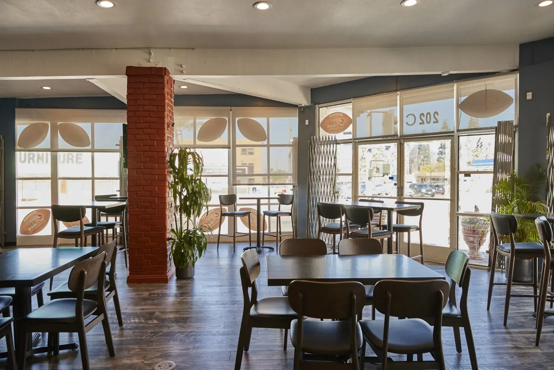 Clean Restaurant — Inglewood, CA — Dulan's Soul Food Kitchen