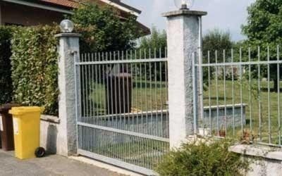 cancello a Torino grigio in ferro