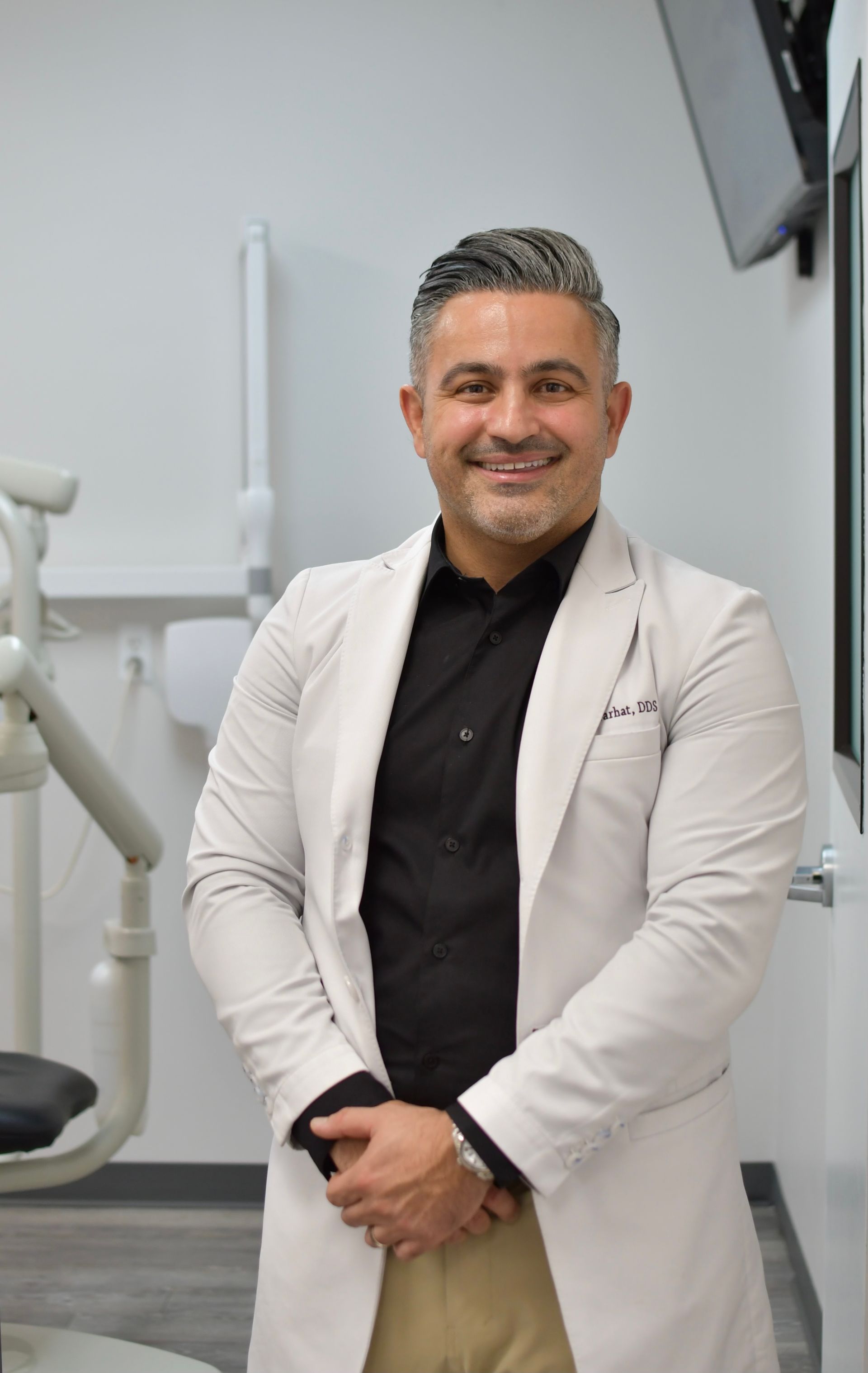 Dr. Mahmoud Farhat | Best Orthodontist & Periodontist in Dearborn 48128 & Birmingham 48009