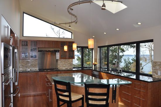 Modern House Exterior with Swimming Pool — Moses Lake, WA — Columbia Glass