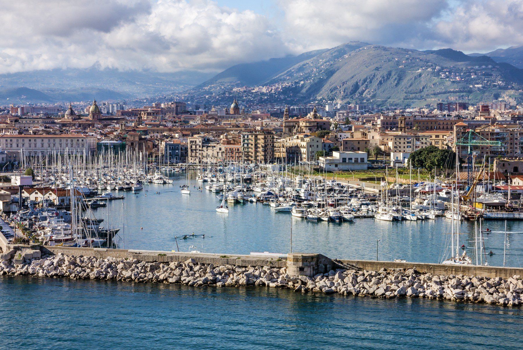 parcheggio vicino al porto