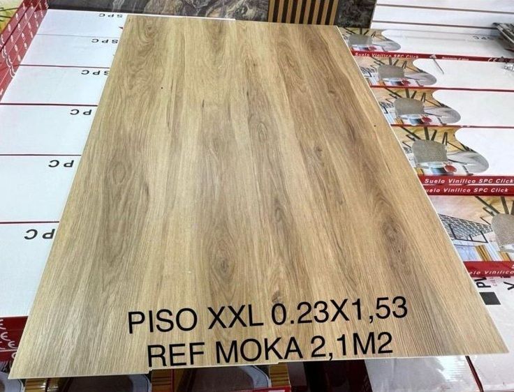 Muestra de baldosa de madera con el texto: 