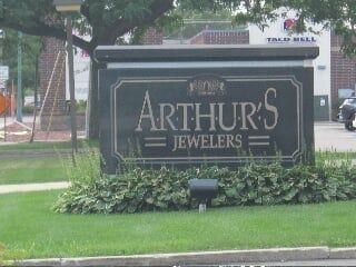 Arthur’s Jewelers Sign