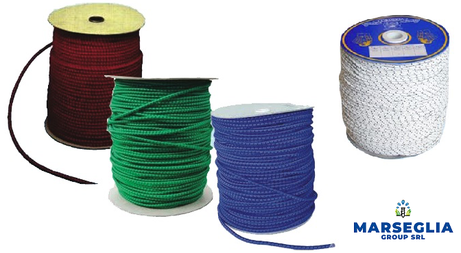 In vendita rocchetti di cordino intrecciato rosso, verde, blu e bianco, con il logo Marseglia Group SRL.