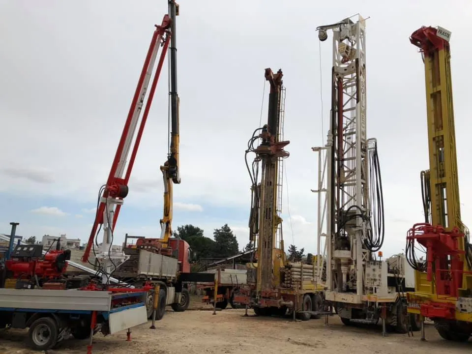 strumenti per opere di perforazione terreni