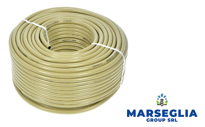 Tubo flessibile beige arrotolato fissato con spago bianco; logo Marsiglia Group SRL nell'angolo in basso a destra.
