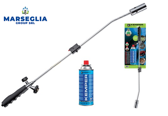 Torcia con contenitore di carburante, tubo metallico angolato, impugnatura nera ed etichetta Kemper.