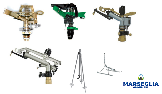 Irrigatori agricoli di vario tipo, su sfondo bianco, con logo aziendale.