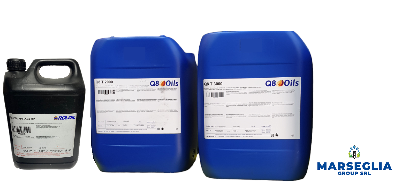 Tre contenitori di oli, due blu e uno nero con etichette bianche. Il logo MARSEGLIA è sulla destra.