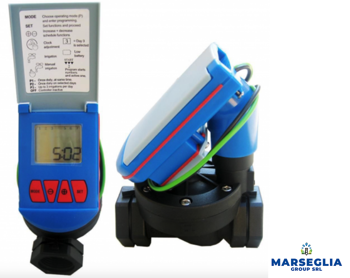Regolatore automatico di irrigazione blu e nero con display LCD e pulsanti di controllo.