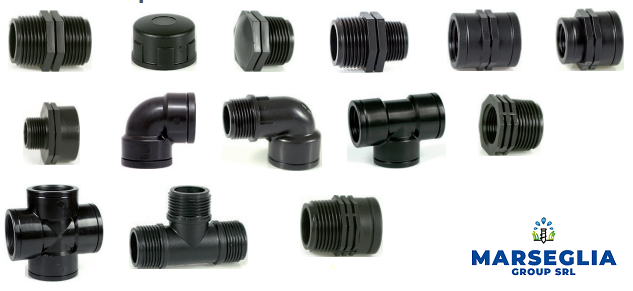 Raccordi e connettori idraulici in plastica nera.