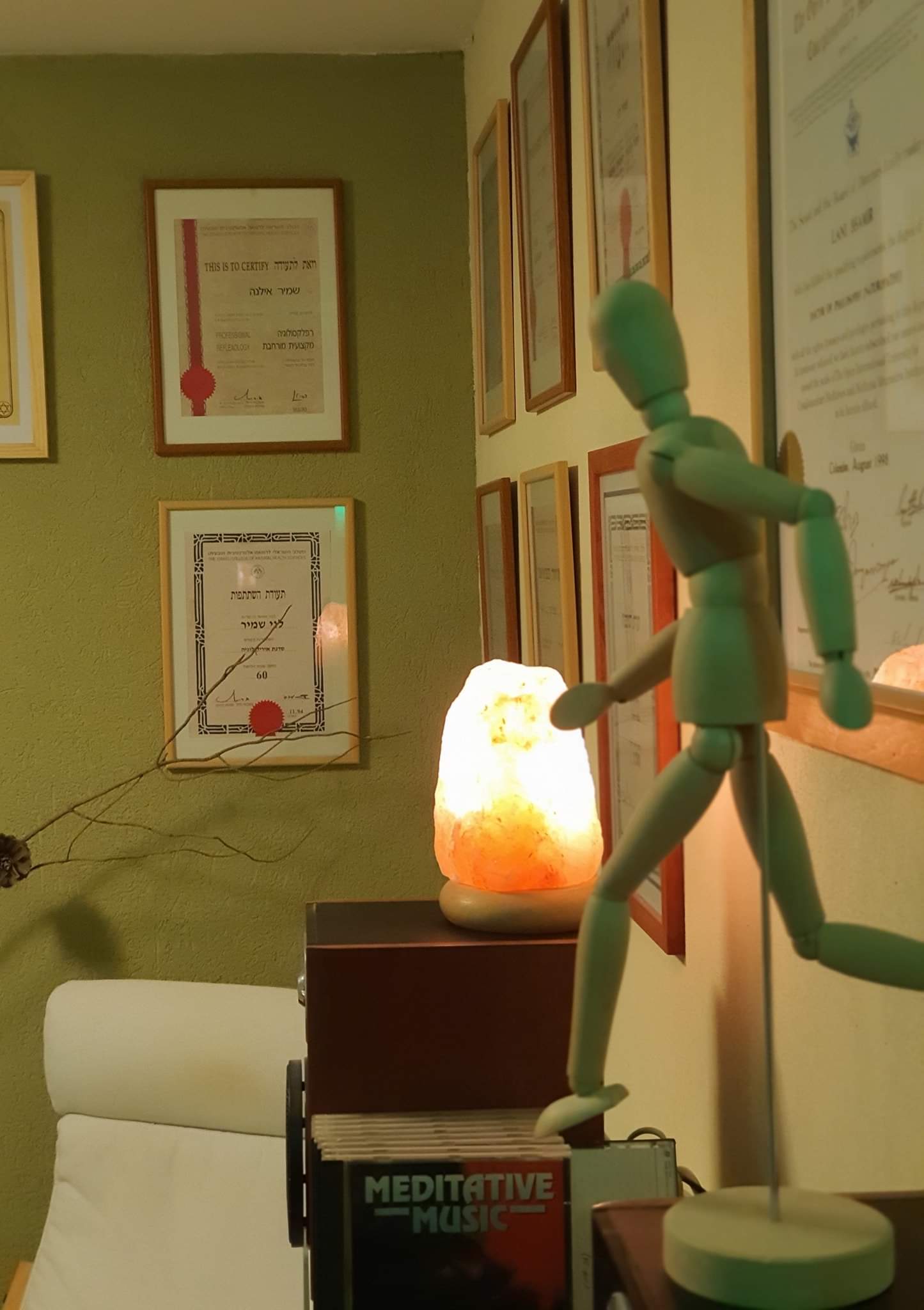 הקליניקה- דר' לני שמיר שם טוב- נטורופתית מוסמכת