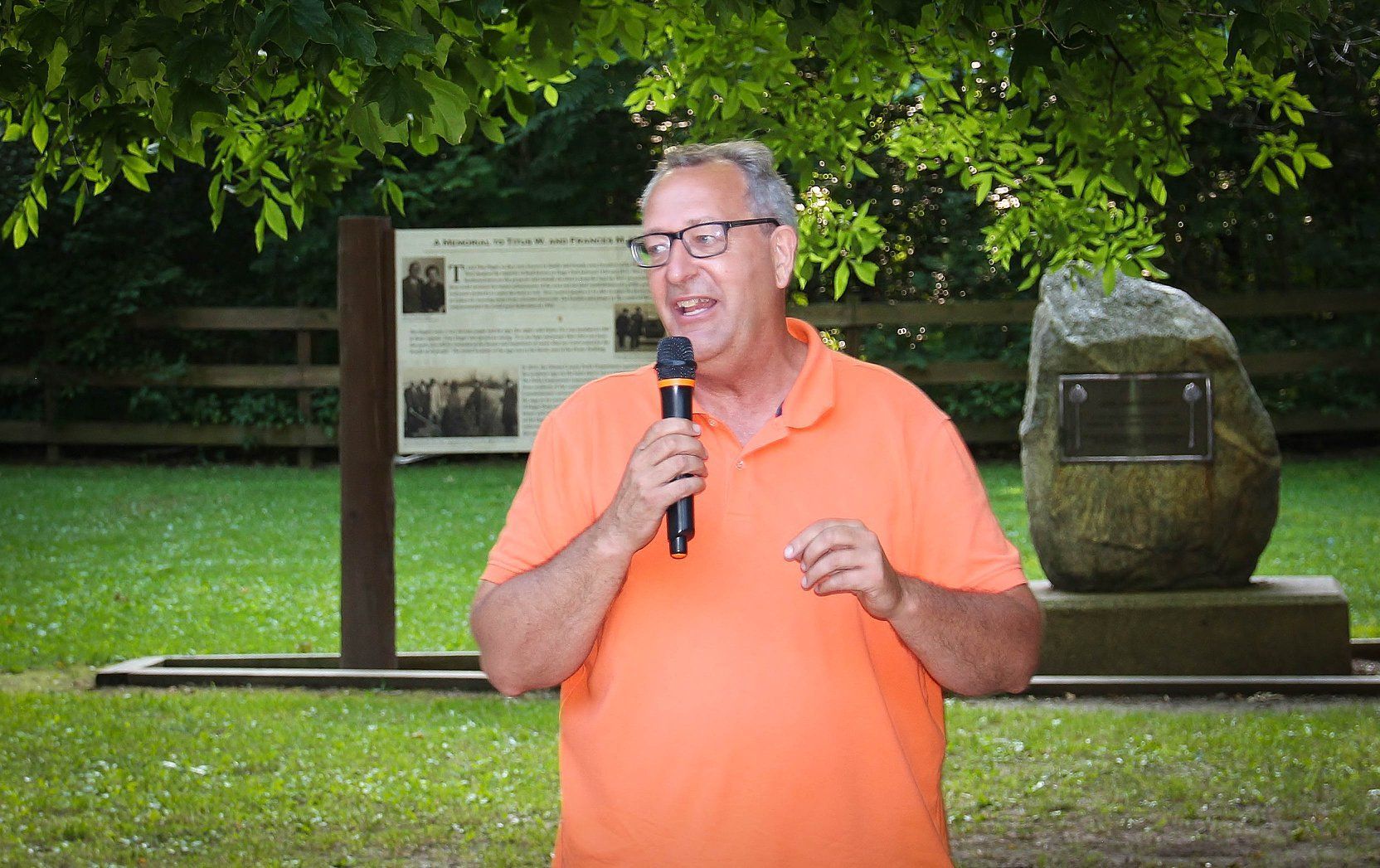 Roger Victory Speaking at event
