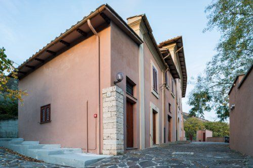 Veduta laterale della casa di riposo