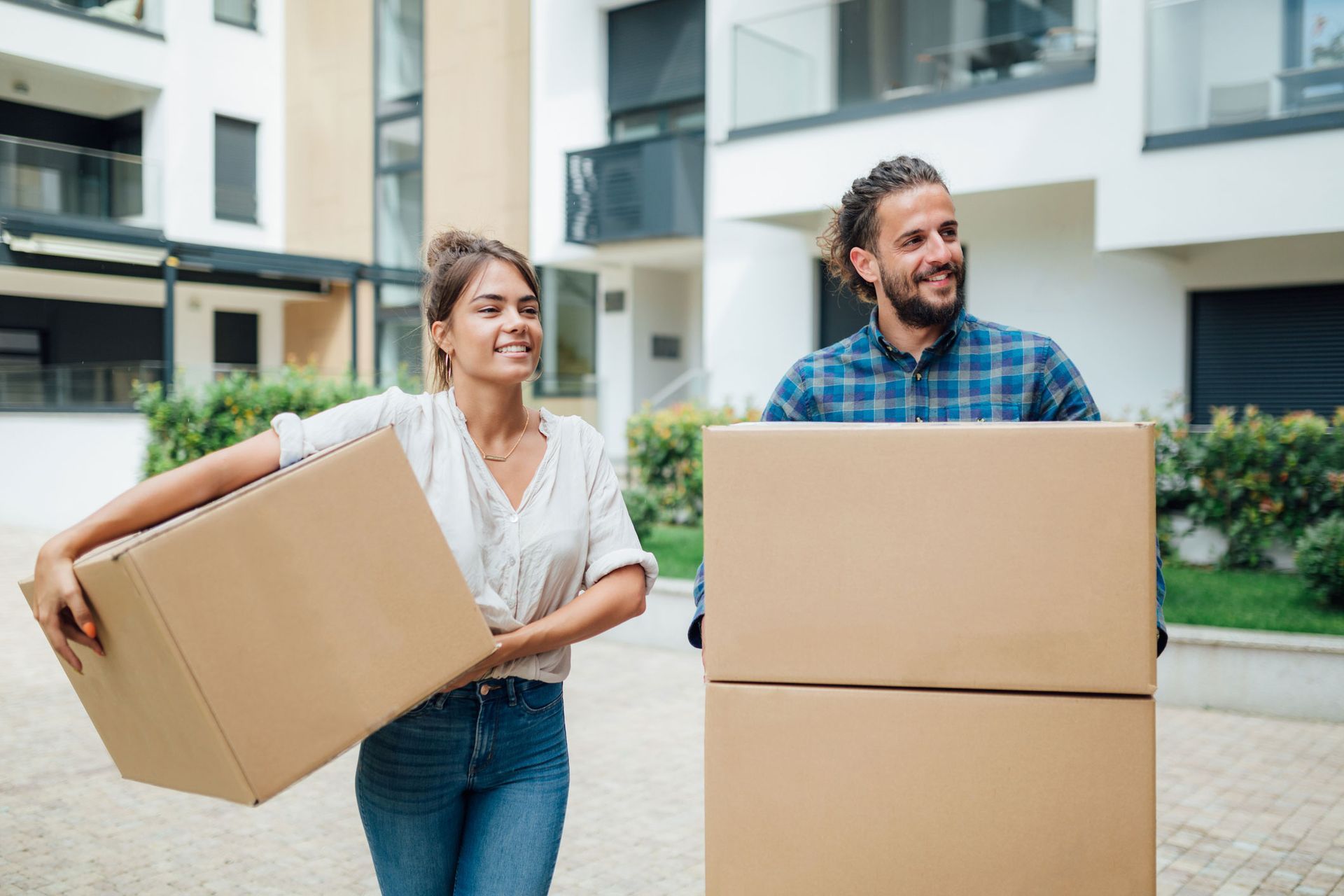 Couple Moving Out To A New Home — Chicago, IL — J&L Multiservice Agency