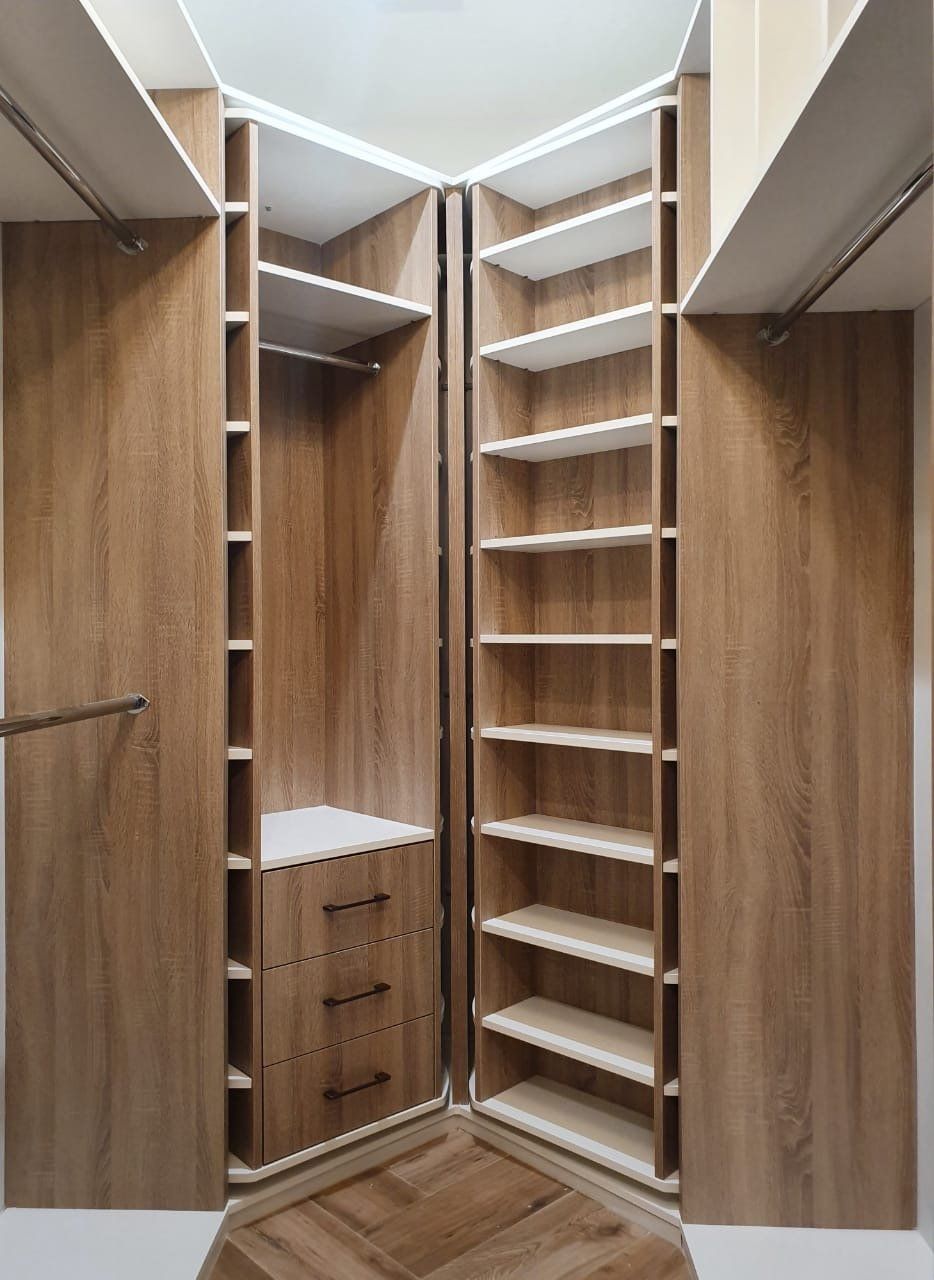 Lazy Lee Rotating Closet System