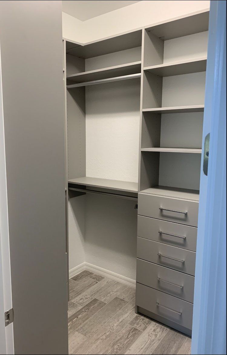 Walk In Closet System