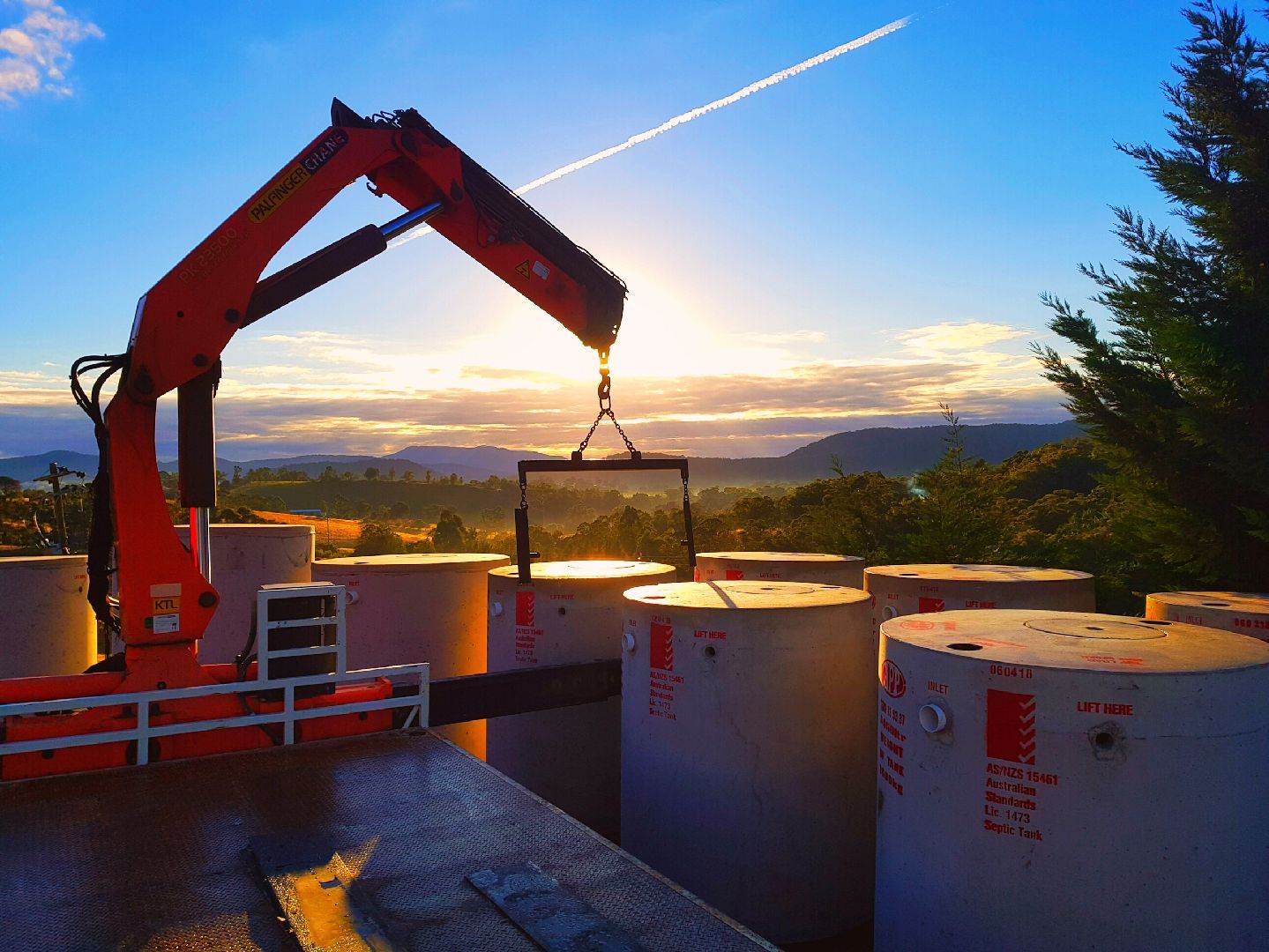 app truck holding concrete