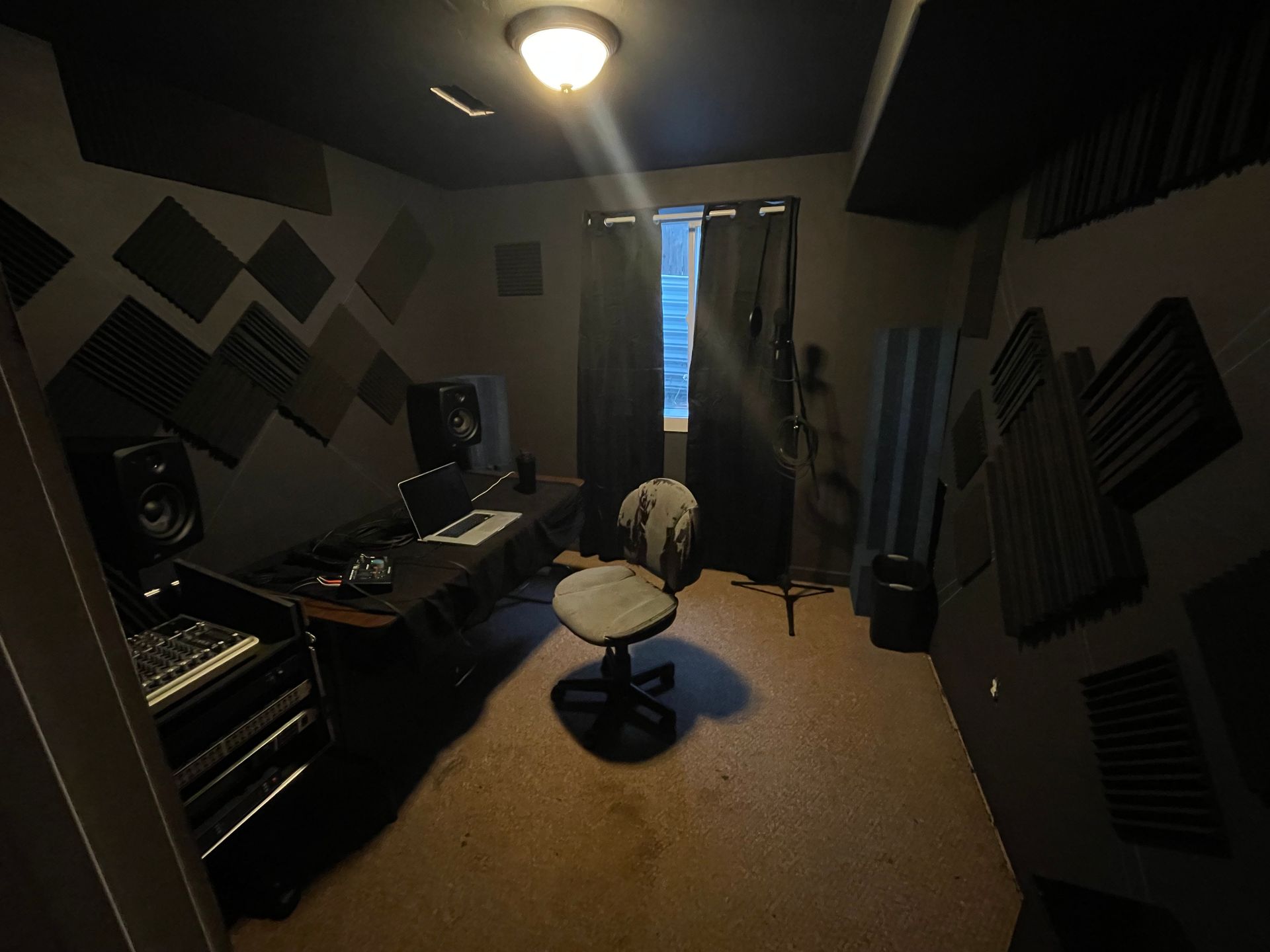 Radio production studio - recording studio, private voice over studio