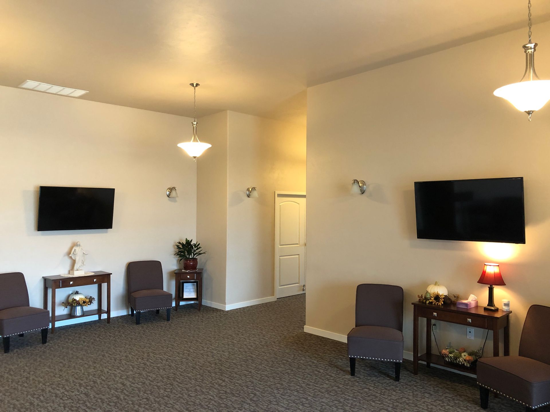 Darlington Crematory and Burial Service - Premium sound system for families to remember their loved ones in pictures and music.