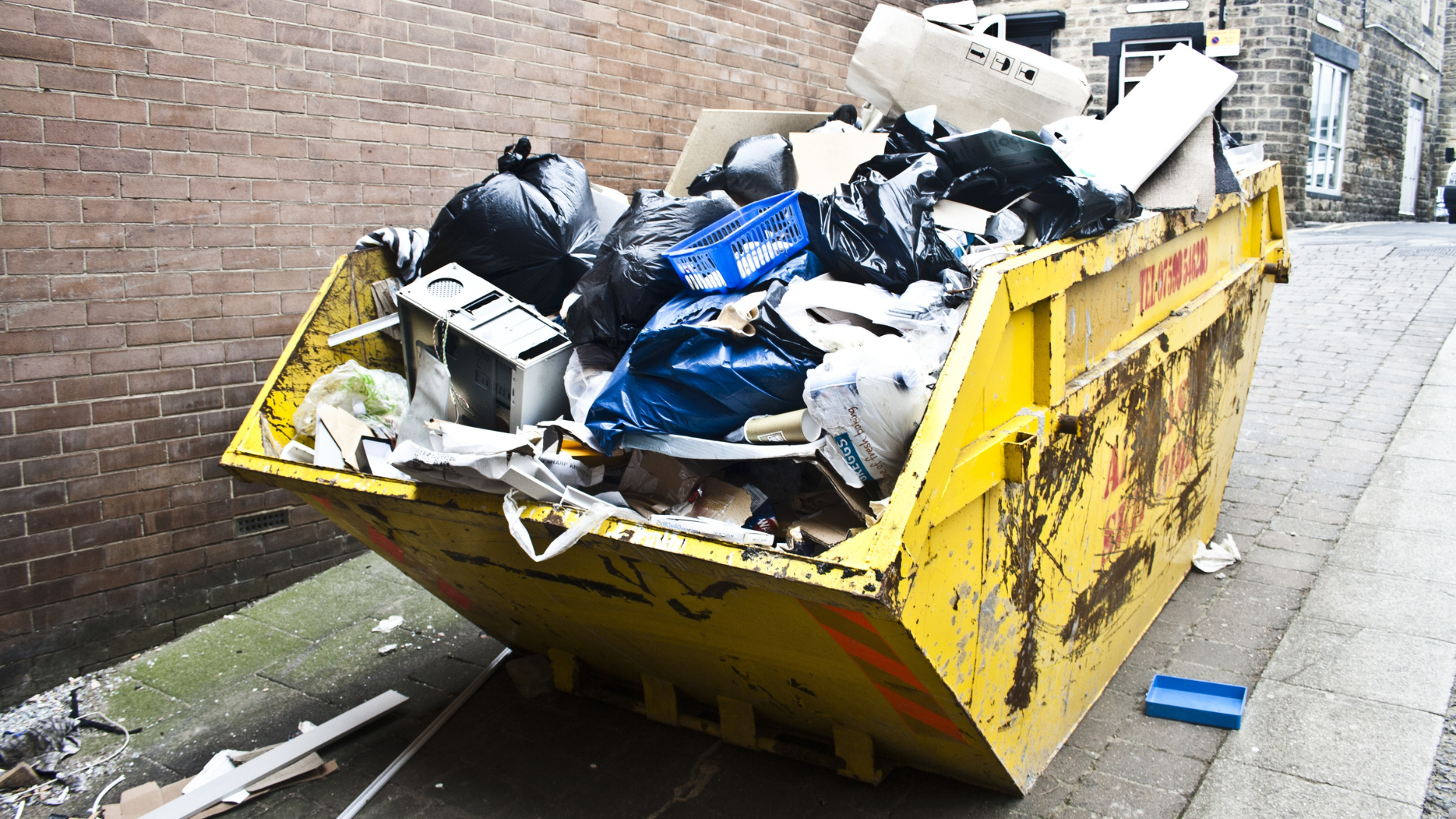 Dumpster Removal Augusta tips for cleaning up overflow mess