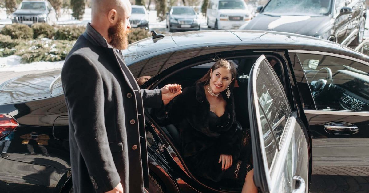 Black car service offering private rides throughout Hillsboro and Washington County