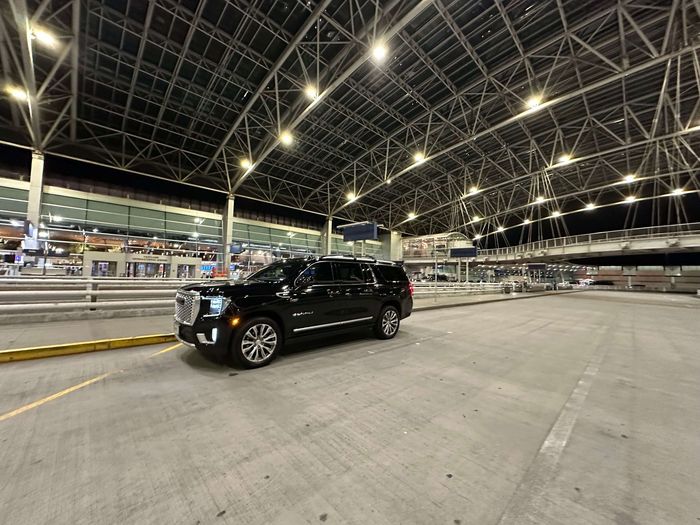 private airport transfers in portland oregon with luxury personal Drivers 