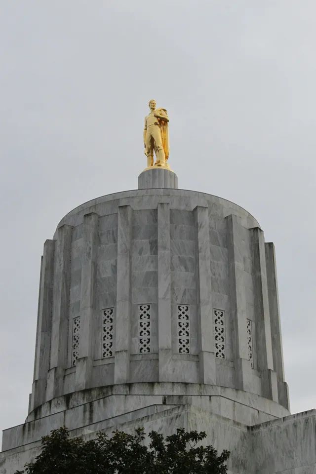 Salem Capital of Oregon Private  Luxury Executive Car Service