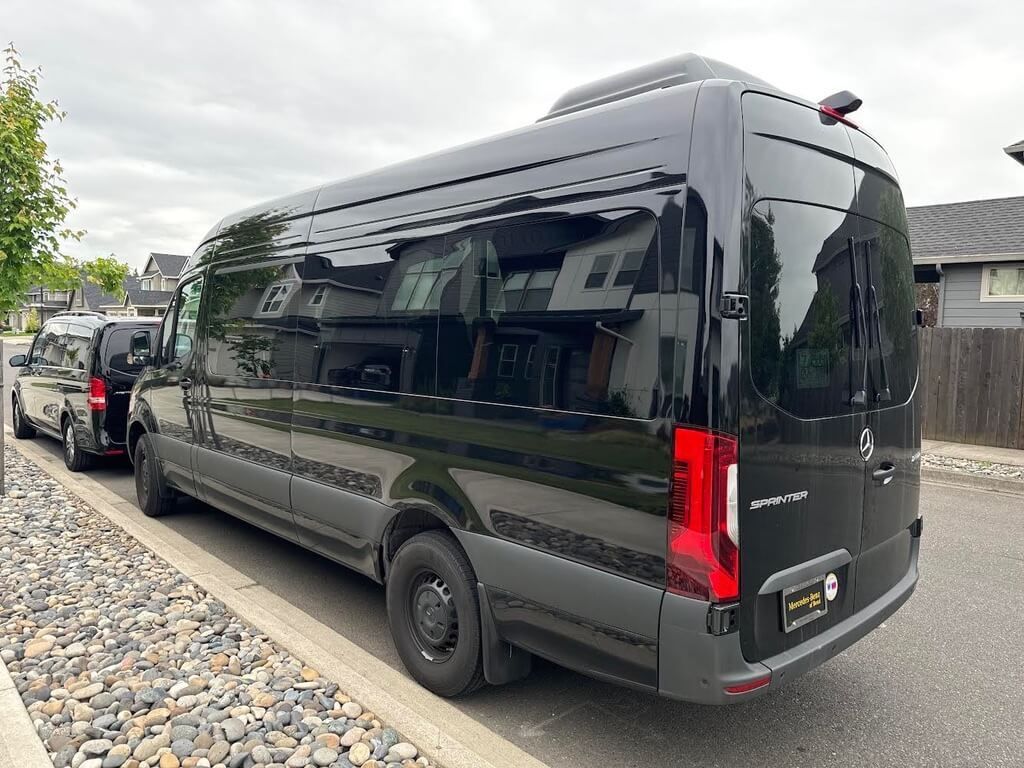 Group shuttle service Washington County Oregon wedding guests chauffeur transportation Sherwood