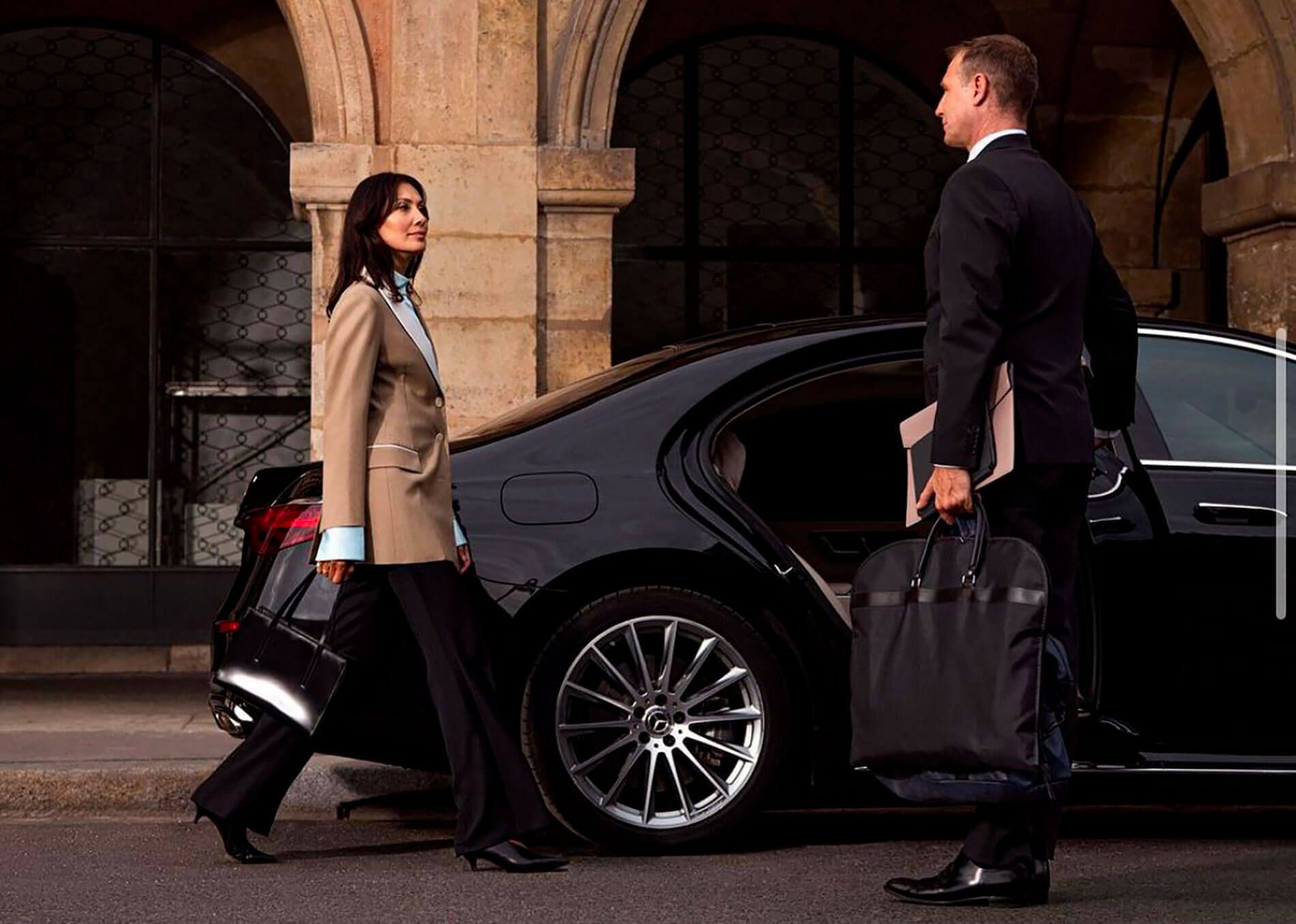 Luxury town car parked near Portland’s Pearl District for chauffeur service