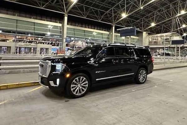 top rated chauffeur town car transportation West Linn