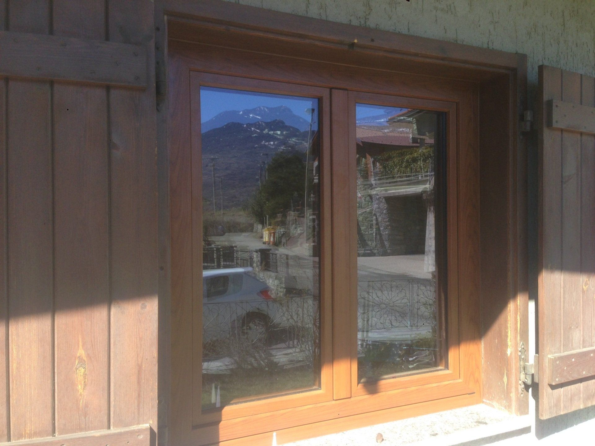 serramenti colore ciliegio