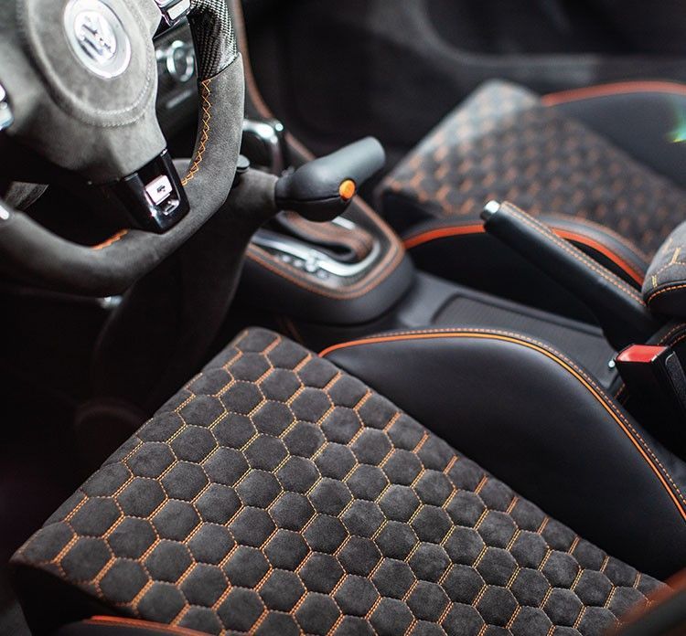 FAHRZEUGAUSSTATTUNGEN