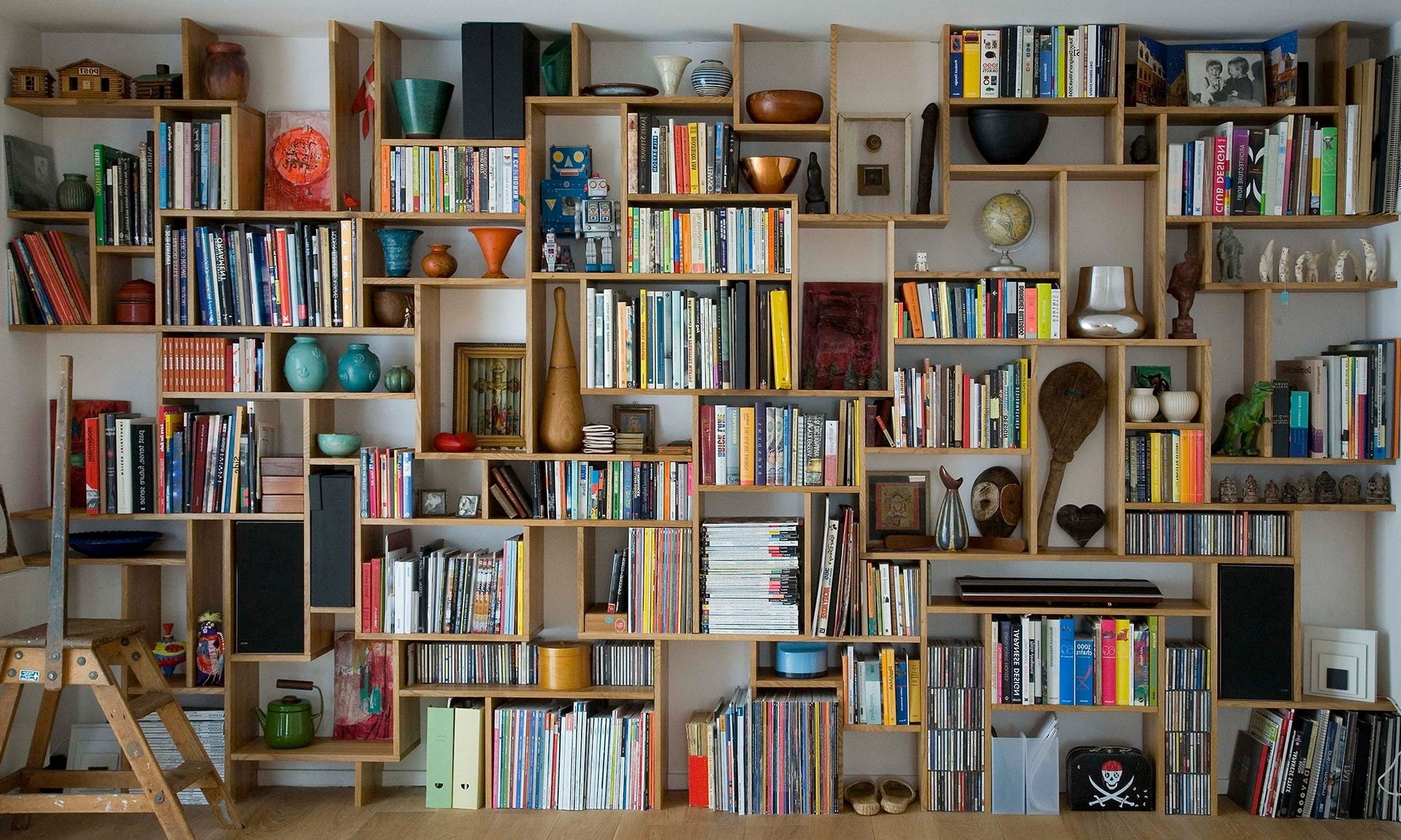 A library filled with lots of books and decorations.