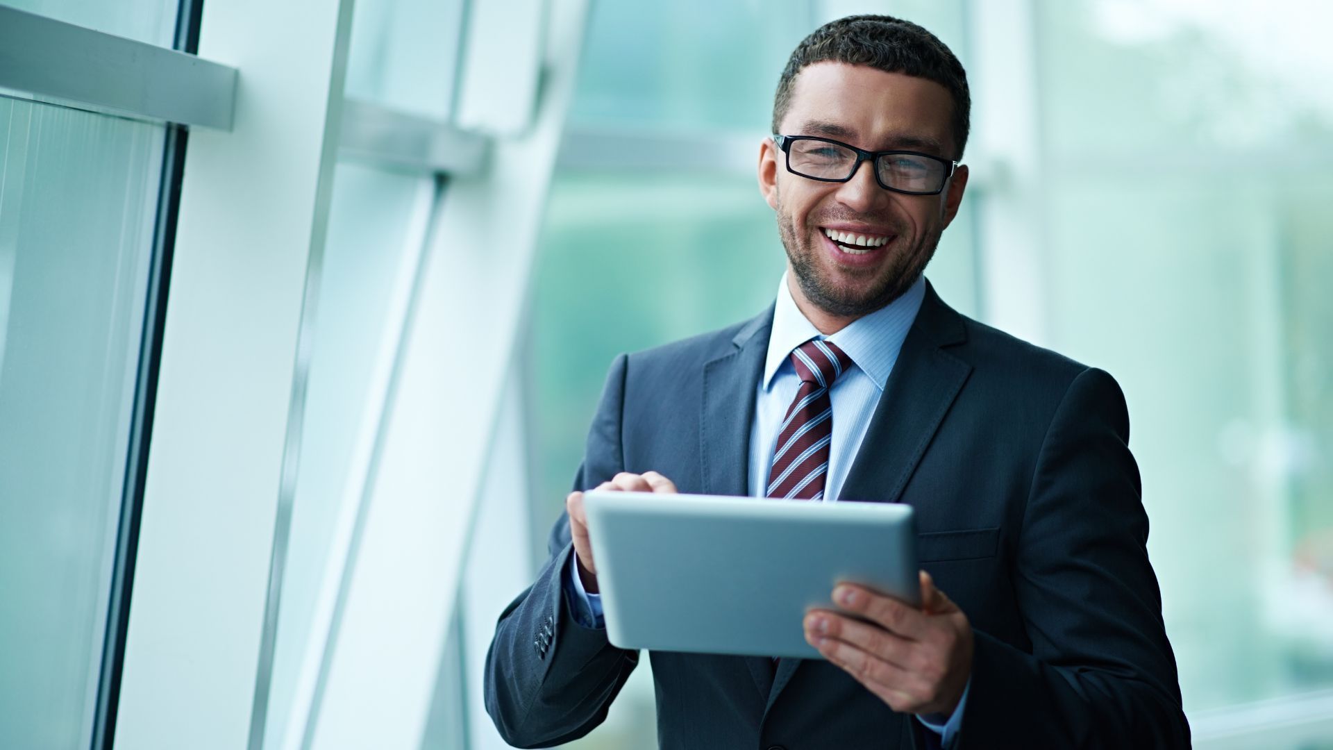 Contractor reviewing salary and dividends from limited company