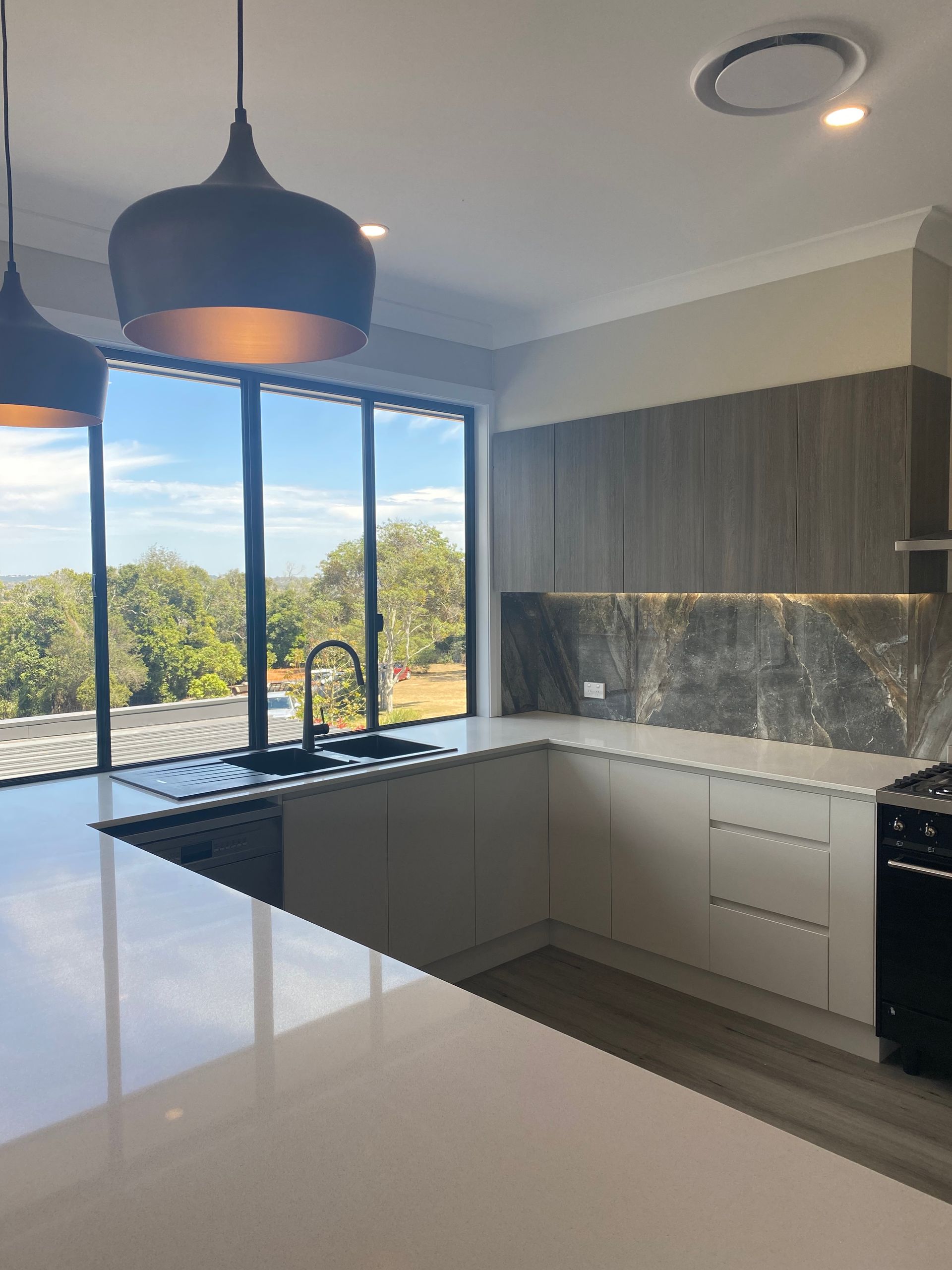 Brand new clean kitchen - Professional Cleaners In The Residential Kitchen - Cleaning Services in Darling Downs, QLD