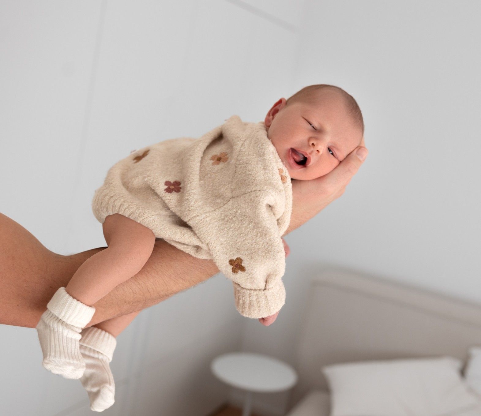 Newborn-Shooting mit einer Familie bei Kamera Lab in Wien