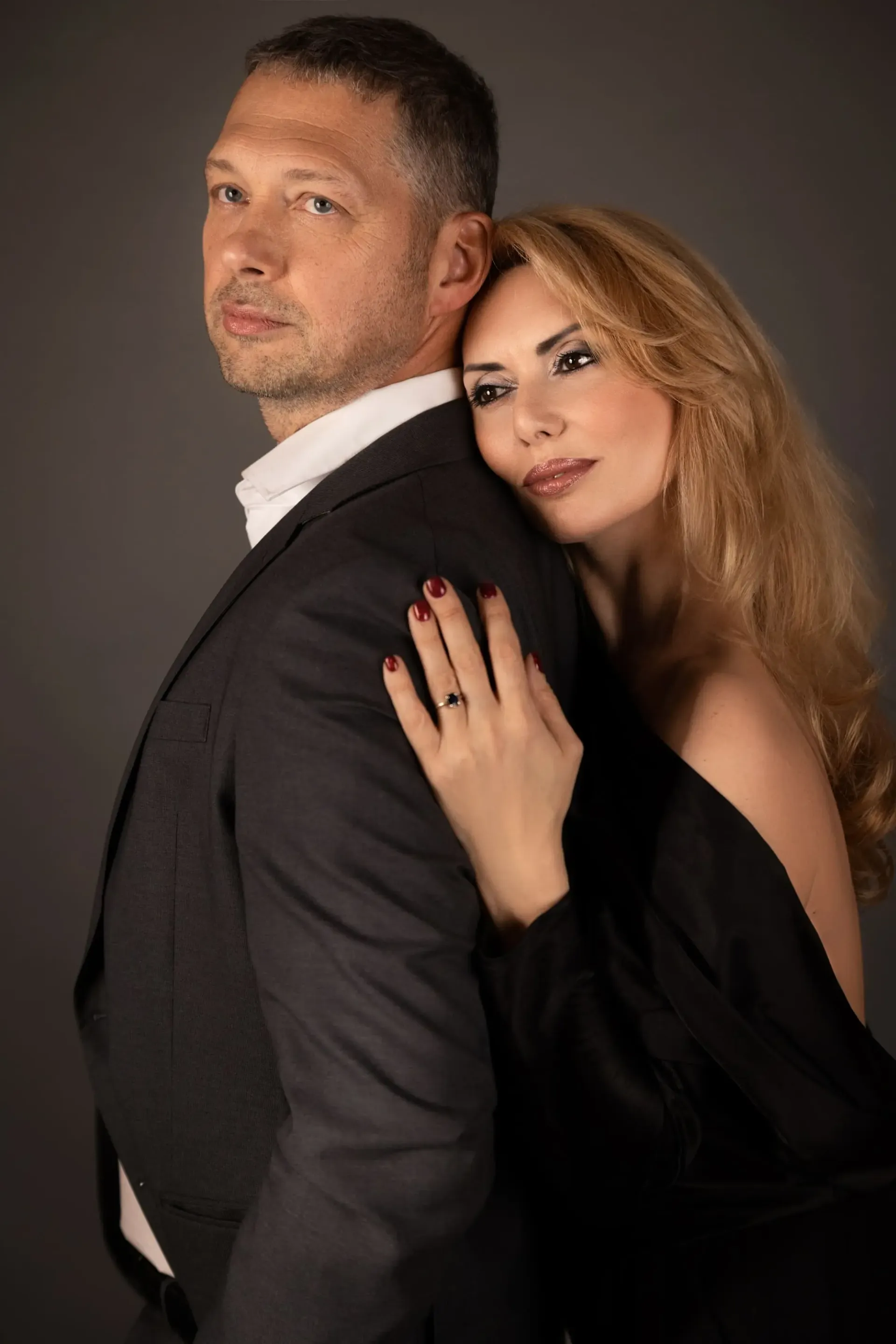 Valentinstag Fotoshooting in Wien im Mr. und Mrs. Smith-Style