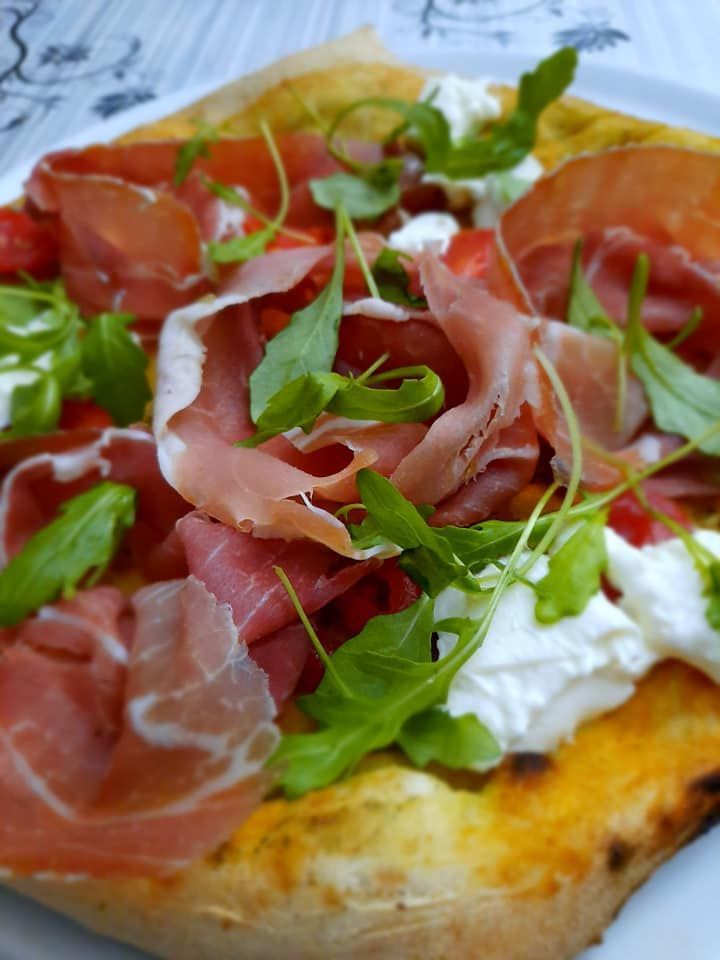 pizza crudo e rucola