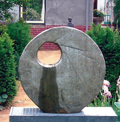 stone garden statue viewpoint fountain