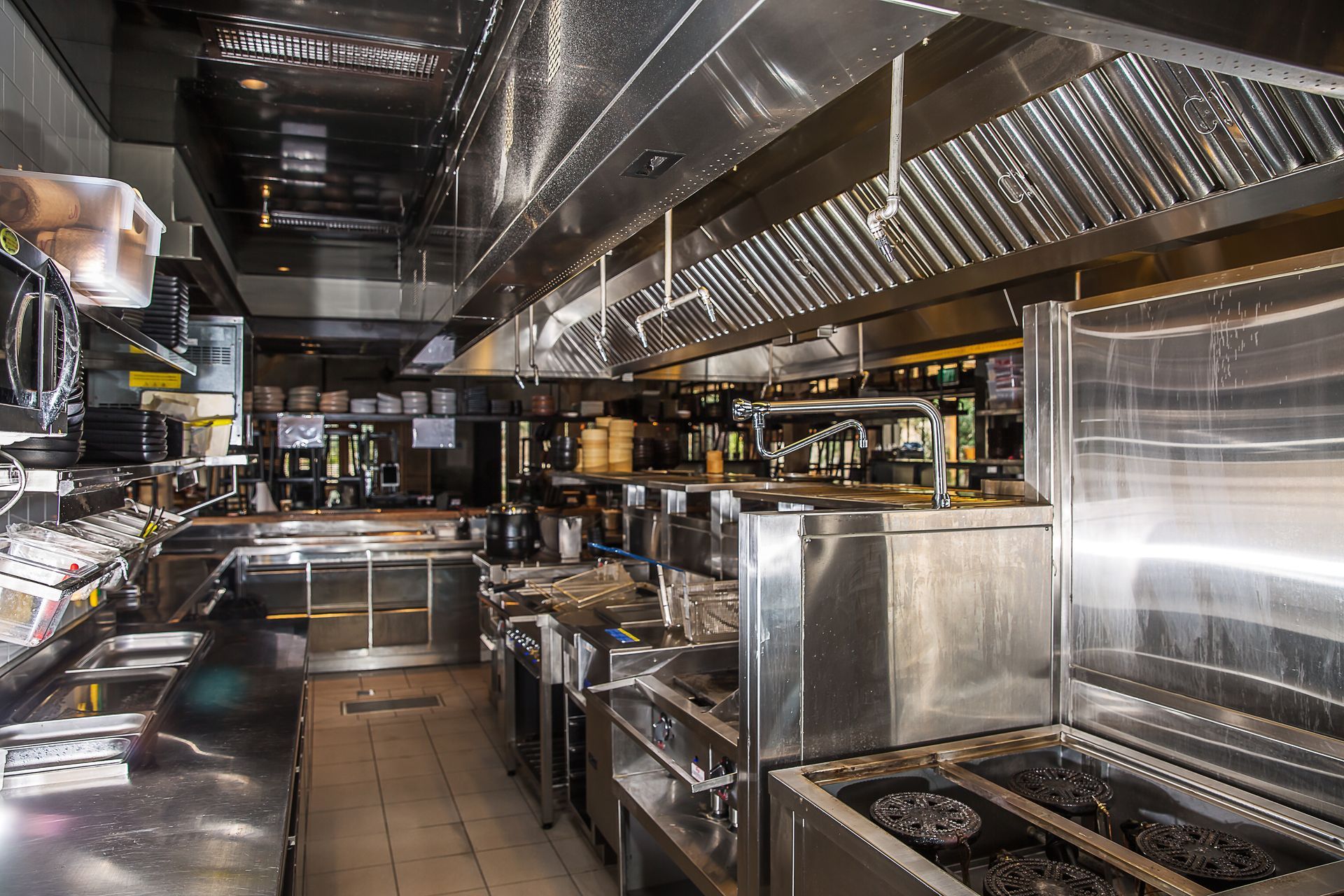 Modern kitchen layout representing streamlined workflow with top-quality food service equipment.