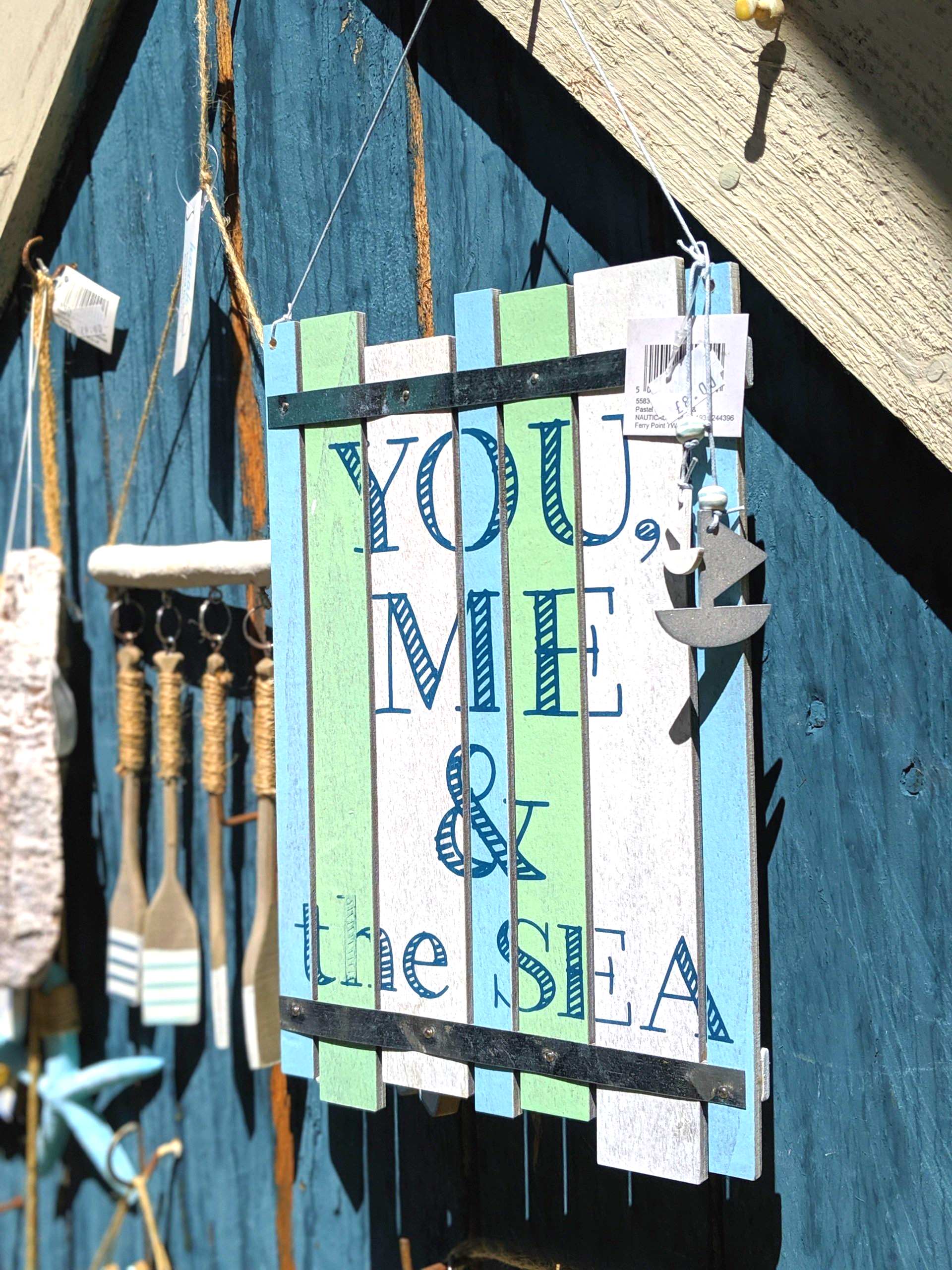 Seaside Gallery - Photograph by Sue Cartwright, Spiral Leaf