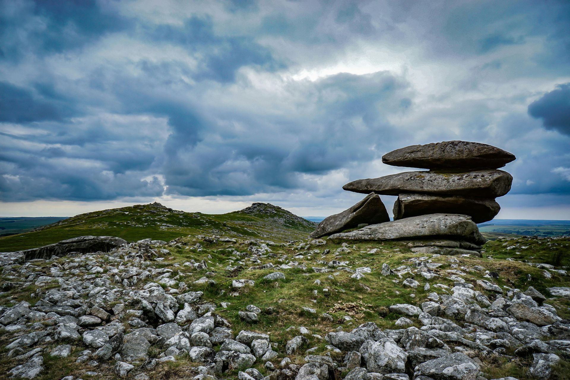Earth's Stone - A Poem by Sue Cartwright