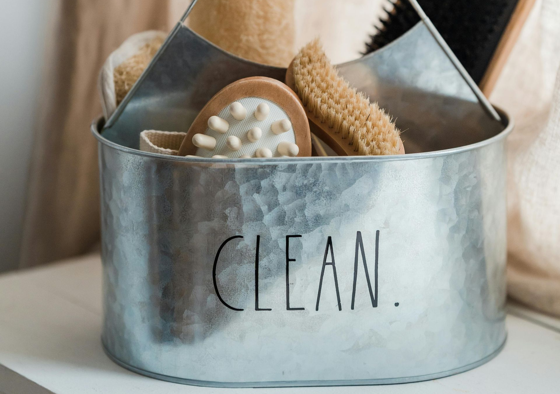 The Natural Spring Clean by Sue Cartwright, Spiral Leaf