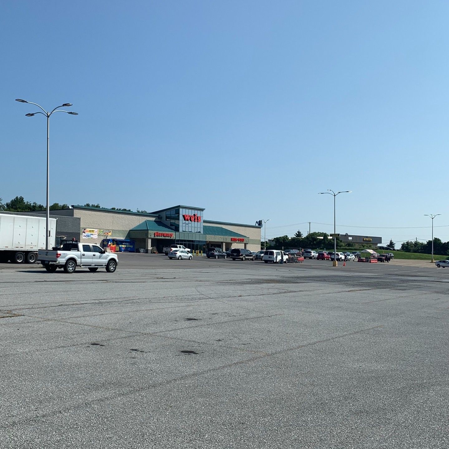 Store Outdoor Parking Lot — New York, NY – MJR Global Corp
