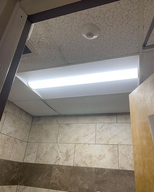 Flourescent Light — New York, NY – MJR Global Corp