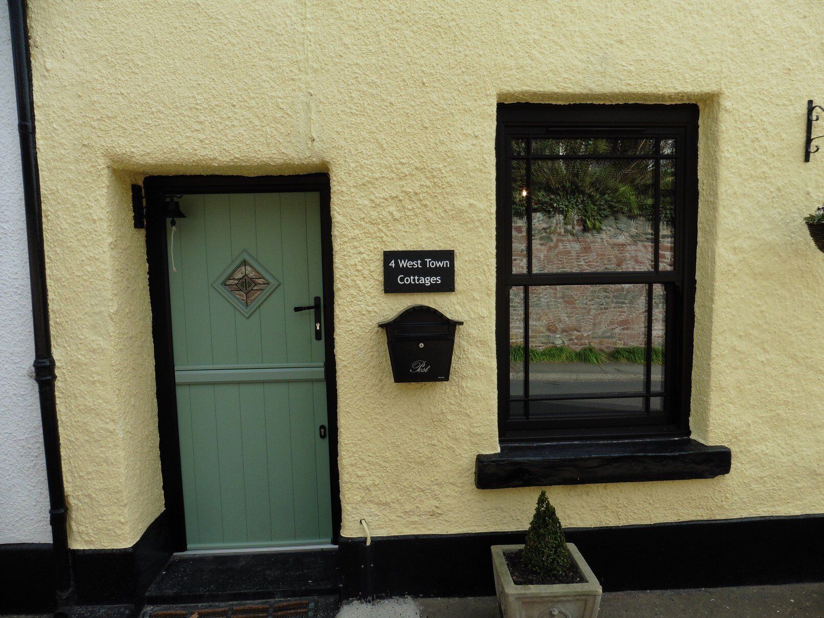 Flint Stable Solidor Devon