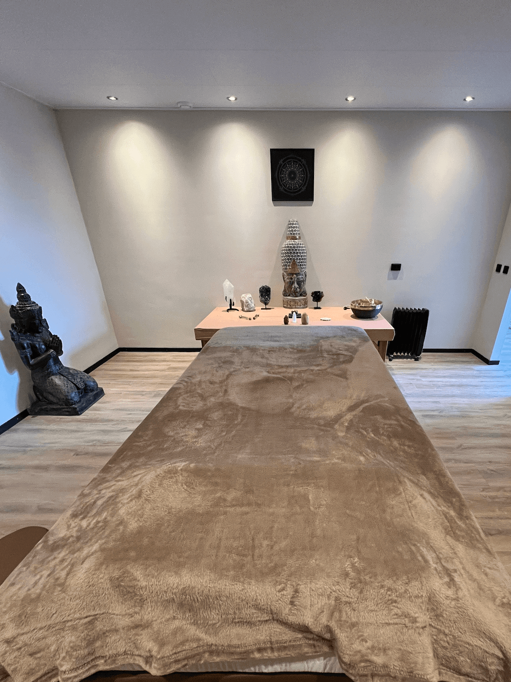 Sfeerimpressie van de behandelkamer van Authentiek Energetisch Centrum B.V. te Maastricht.