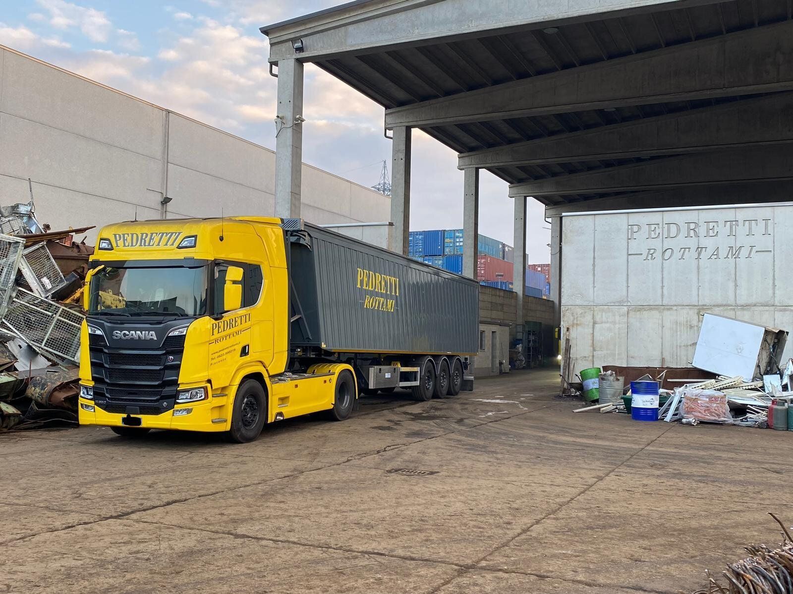 Camion trasporto rifiuti