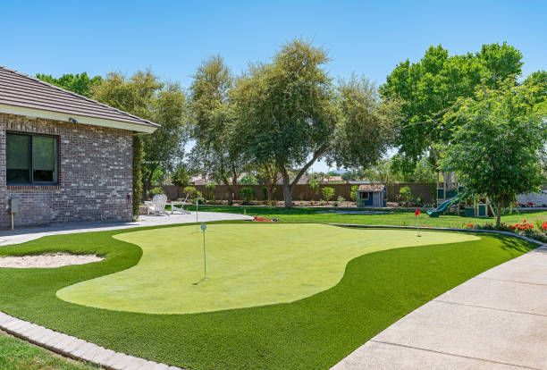 backyard putting green synthetic turf installation